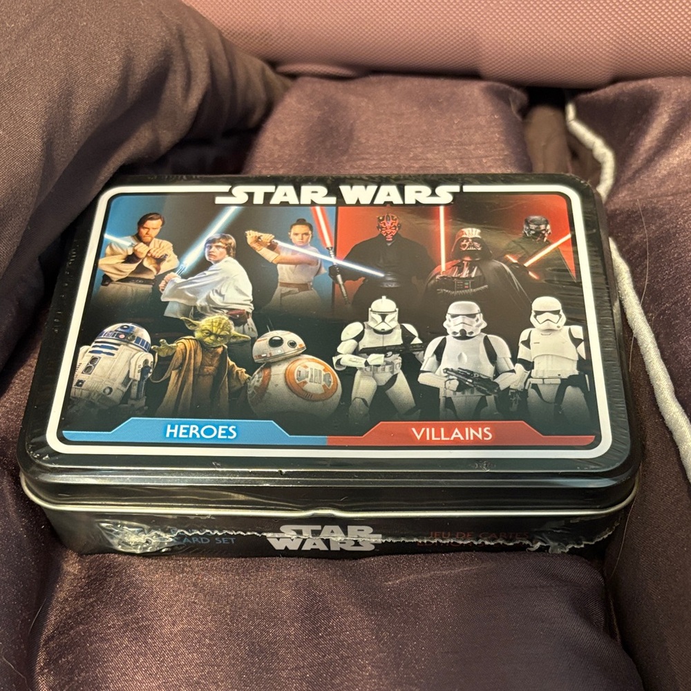 Star Wars Black Tin w Heroes & Villains playing cards